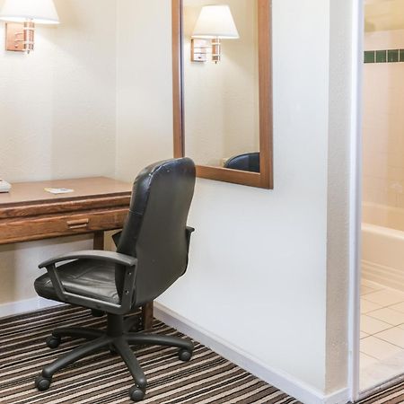 Days Inn By Wyndham Henrietta/Rochester Area Quarto foto